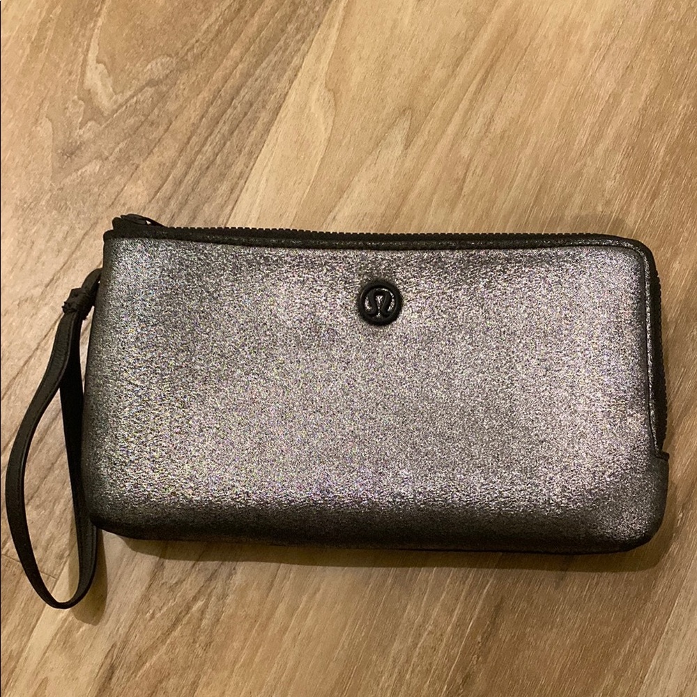 Lululemon zip clutch